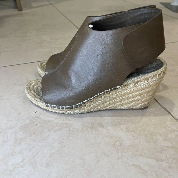 Celine Shoes - Picture 1 of 7